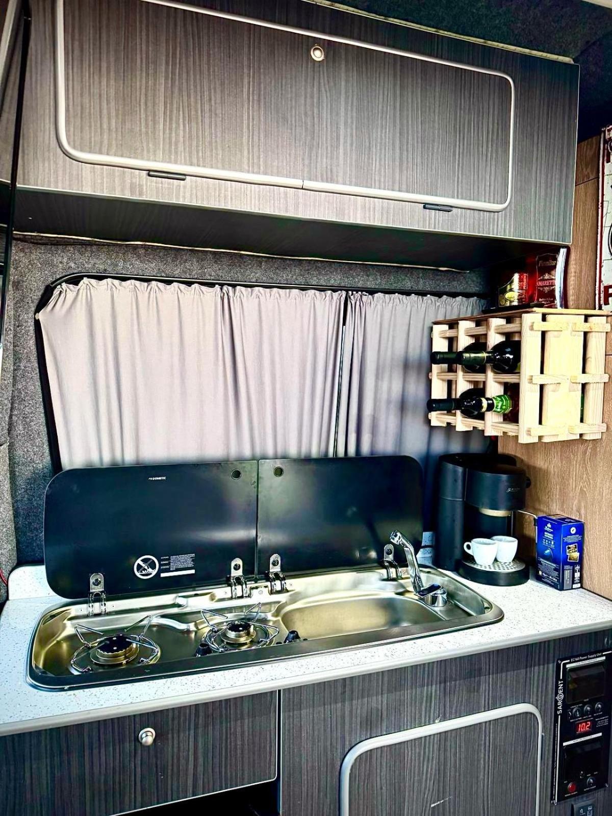 Camping Campervan Leoventure Tirana